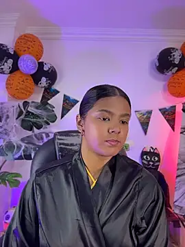 Chatroom XXX en direct de JANYLOVE__