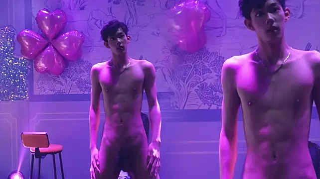 Zouzouboy-001 Adlı Modelin Canlı XXX Sohbeti
