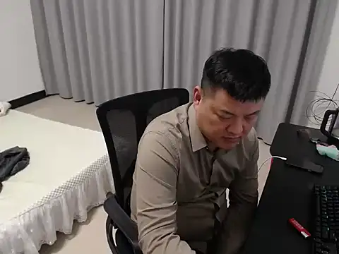 zhang1118 Live XXX-chat