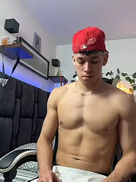 Luke_MuscleのライブXXXチャット