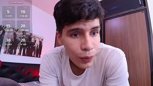 Jacob5_ Live XXX-chat