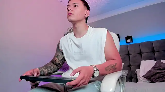 Thomas_moon Live XXX Chat