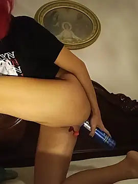 Annarella_Pika Adlı Modelin Canlı XXX Sohbeti