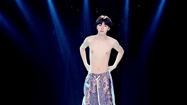 Exo-cbo élő XXX-chatje