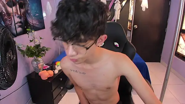 LiamHeatx 라이브 XXX 채팅