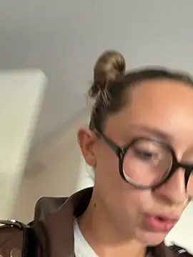 XXX chat uživo modela Lolasecret_