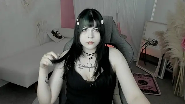 Chat +18 de Yuvelli ao vivo