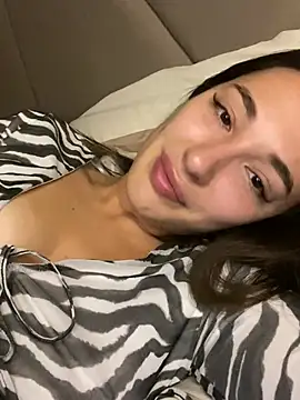 Chat XXX ao vivo de NotYourMiss