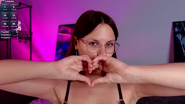 Chat +18 de MayaPowell ao vivo