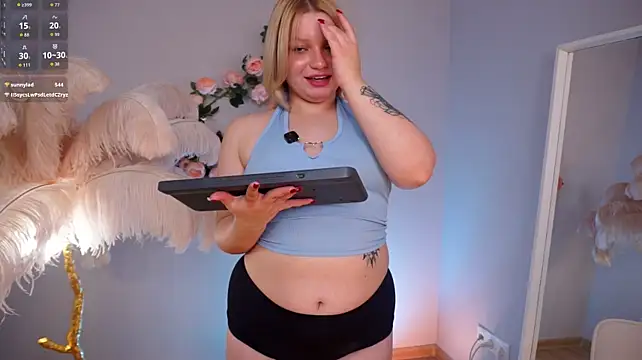 BambiPeach Chat XXX in diretta