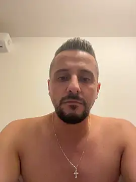 InsaneMattt live XXX chat