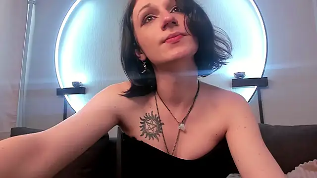 MickeQuinee Live XXX-Chat