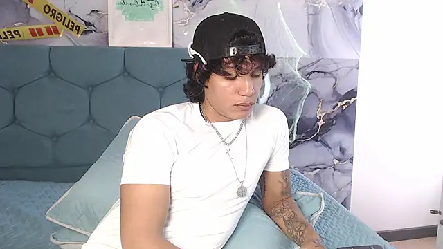Chat XXX en directo de MaximilianRoth