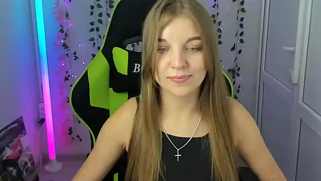 Chatroom XXX en direct de LuckyKinsley