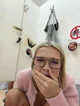 Chat +18 de Nicoleevien ao vivo