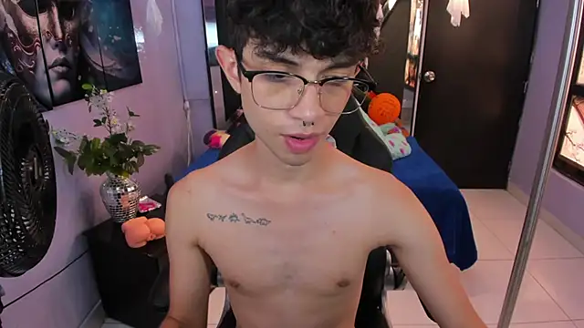 LiamHeatx 라이브 XXX 채팅