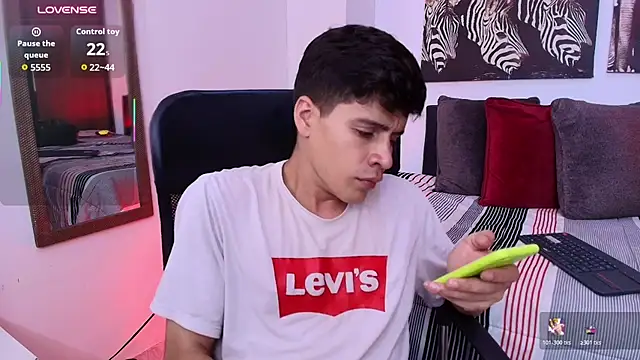Jacob5_ Adlı Modelin Canlı XXX Sohbeti