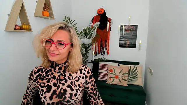 MuseOfStage Adlı Modelin Canlı XXX Sohbeti