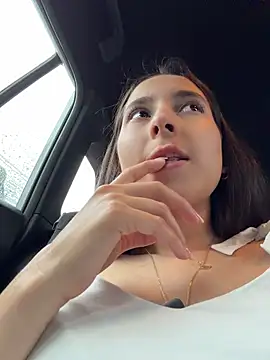 Chat XXX ao vivo de LittleDoll___