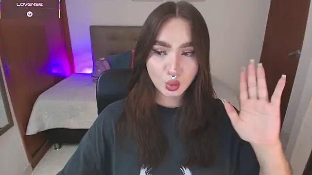 Chat +18 de Miley_Baker ao vivo