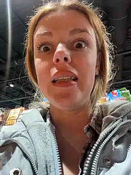 XXX chat uživo modela HarrietDart