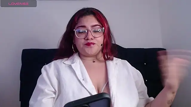 Chat +18 de Raven_Rouges ao vivo