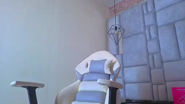 miiaboss_ Adlı Modelin Canlı XXX Sohbeti