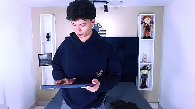 GoldenBoy_23 Obrolan Langsung XXX