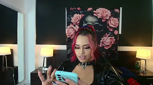 EvaaFoxxy1 XXX чат на живо