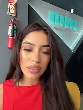 Chat XXX en directo de MystiqueXXX