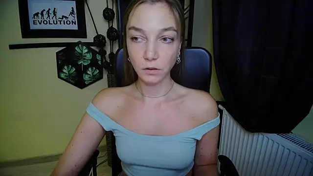 EmillyPlay লাইভ XXX চ্যাট