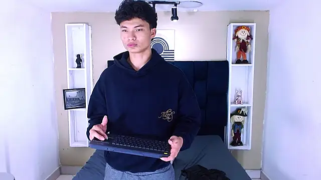 Chat XXX en directo de GoldenBoy_23