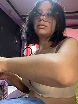 Chatroom XXX en direct de YumiGummy