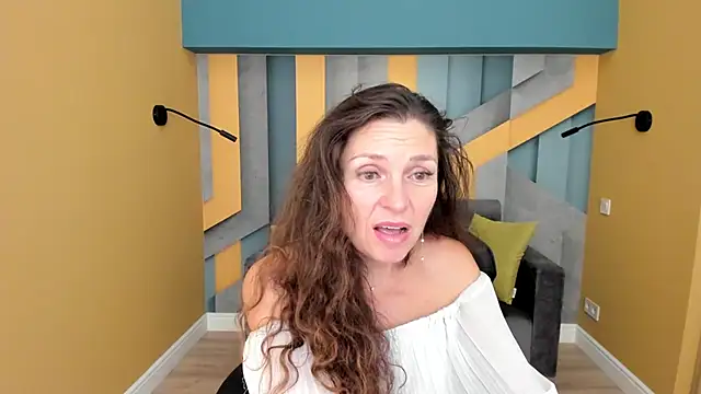 EllaLong Chat XXX in diretta