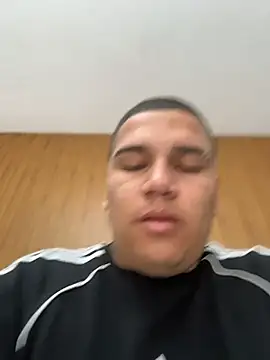 Patricio_02 Adlı Modelin Canlı XXX Sohbeti