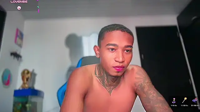 sexy_blacks_'s Live XXX Chat