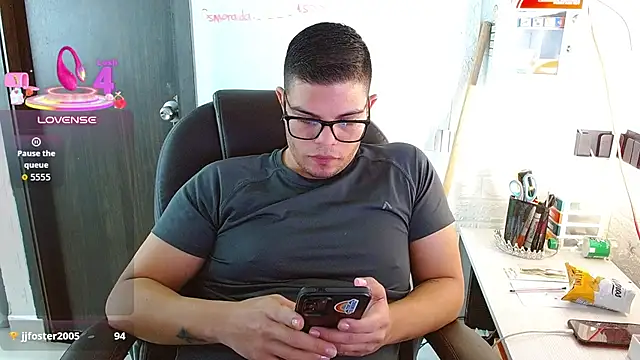 Realjoel01 élő XXX-chatje