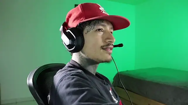 trieone Live XXX-chat