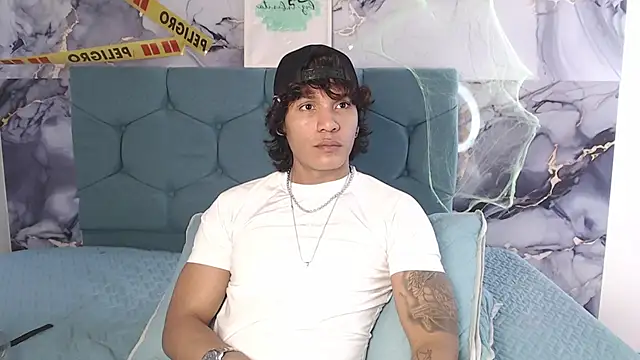 MaximilianRoth Live XXX-Chat