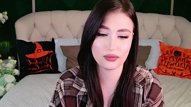 EmmaLawrens Adlı Modelin Canlı XXX Sohbeti