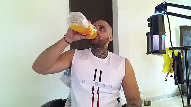 aronmiller404 Live XXX-chat