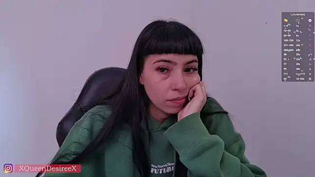 دردشة Saraa_Desiree الجنسية المباشرة