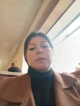 emma_tour's Live XXX Chat
