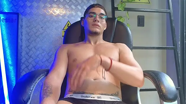 ThiagoFox 라이브 XXX 채팅