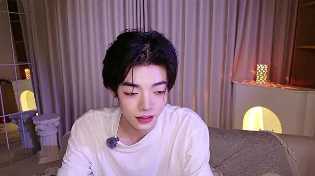 Chat XXX en directo de XiaoZeouba