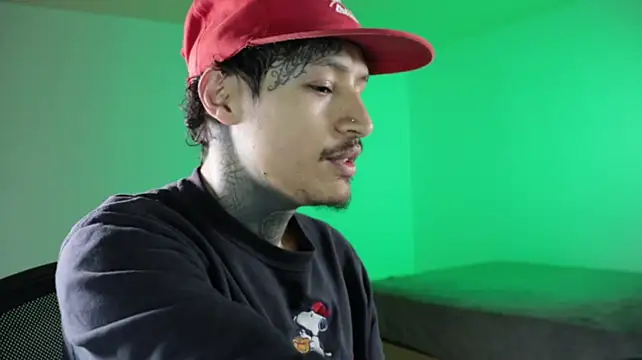 trieone live XXX chat