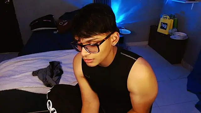 Mr_yisuzzn Live XXX chat