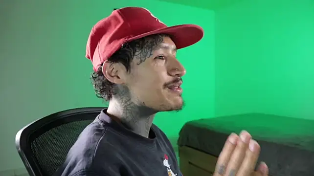 trieone 现场XXX聊天