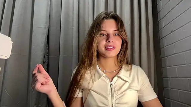 XXX chat uživo modela PerlaReigh