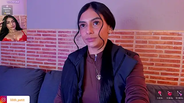lilith_petit_ Chat XXX in diretta